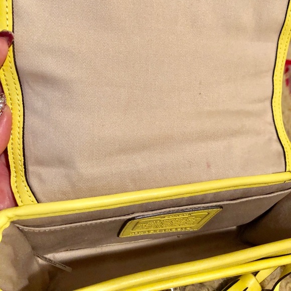 Coach yellow purse with removable straps - Picture 8 of 8